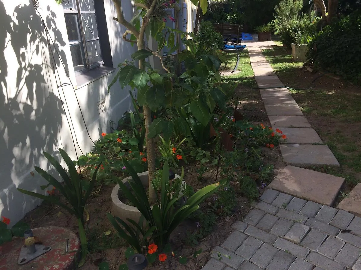 Olive Tree Garden Apartment 1 ケープタウン